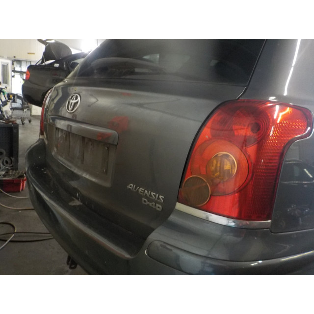 Pompa układu klimatyzacji Toyota Avensis Wagon (T25/B1E) (2005 - 2008) Combi 2.2 D-4D 16V D-CAT (2AD-FHV(Euro 4))