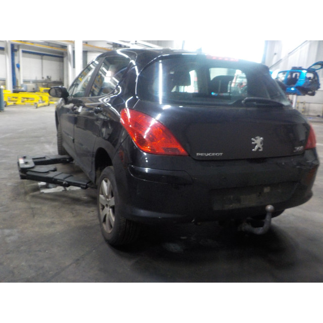 Nadkole przednie prawe Peugeot 308 (4A/C) (2007 - 2014) Hatchback 1.6 VTI 16V (EP6(5FW))