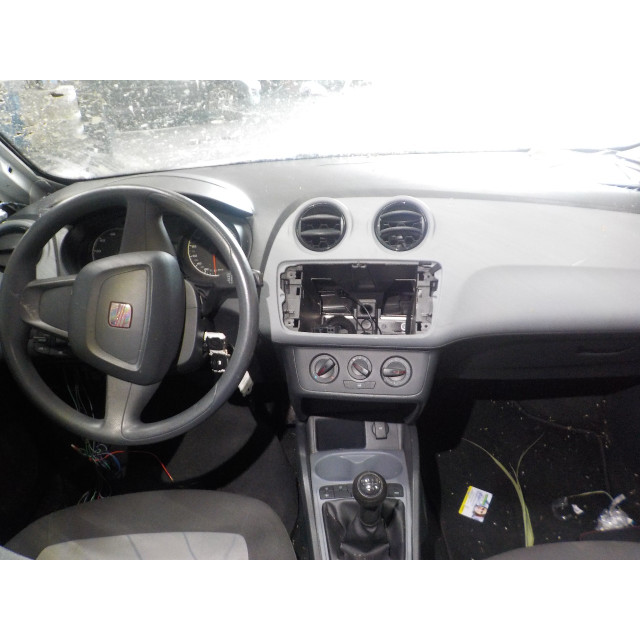 Lusterko zewnętrzne lewe Seat Ibiza IV (6J5) (2009 - 2011) Hatchback 5-drs 1.2 12V (CGPB)