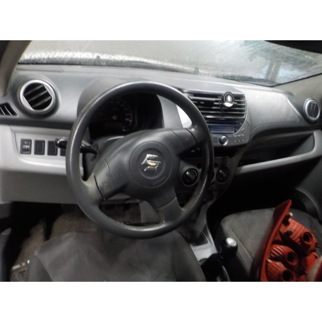 Kolumna zawieszenia przednia lewa Suzuki Alto (GF) (2009 - teraz) Hatchback 5-drs 1.0 12V (K10B)