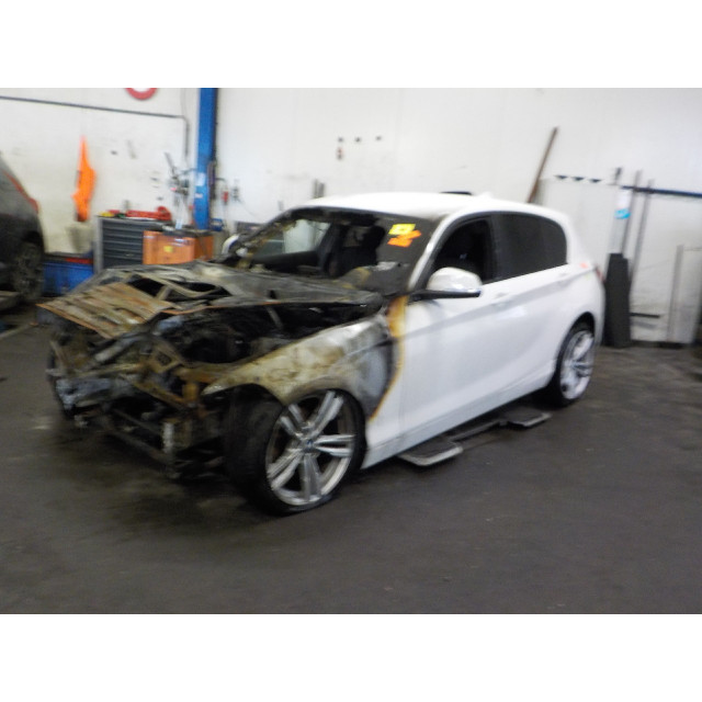 Multimedialny panel sterowania BMW 1 serie (F20) (2015 - 2019) Hatchback 5-drs 116d 1.5 12V TwinPower (B37-D15A)