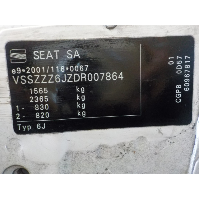 Lusterko zewnętrzne lewe Seat Ibiza ST (6J8) (2010 - 2015) Combi 1.2 12V (CGPB)
