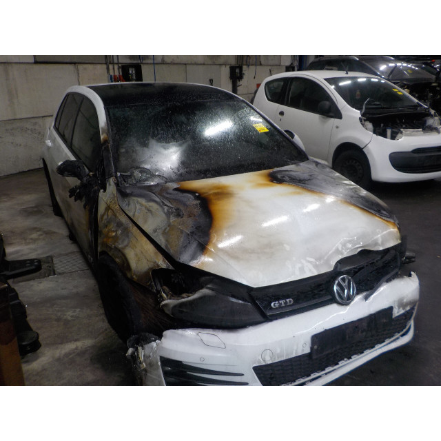 Wycieraczka szyby tylnej Volkswagen Golf VII (AUA) (2013 - 2020) Hatchback 2.0 GTD 16V (CUNA)