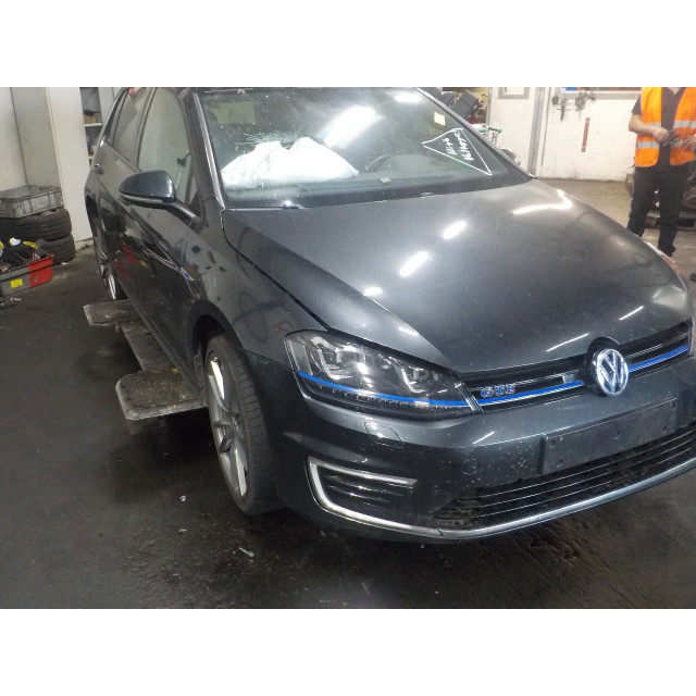Wspomaganie hamulców Volkswagen Golf VII (AUA) (2014 - 2020) Hatchback 1.4 GTE 16V (CUKB)