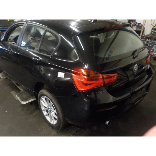 Multimedialny panel sterowania BMW 1 serie (F20) (2015 - 2019) Hatchback 5-drs 116d 1.5 12V TwinPower (B37-D15A)