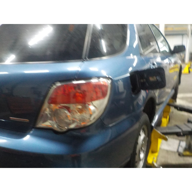 Kolumna zawieszenia przednia prawa Subaru Impreza II Plus (GG) (2006 - 2008) Hatchback 5-drs 1.5 R 16V (EL15)