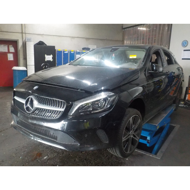 Pompa płynu chłodzącego Mercedes-Benz A (W176) (2012 - 2018) Hatchback 1.6 A-200 16V (M270.910)