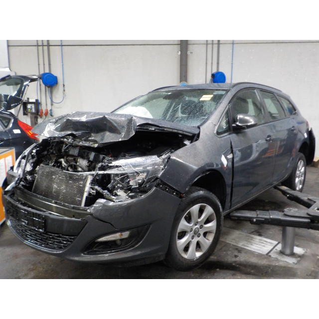 Skrzynia biegów mechaniczna Vauxhall / Opel Astra J Sports Tourer (PD8/PE8/PF8) (2014 - 2015) Combi 1.6 CDTI 16V (B16DTL(Euro 6))