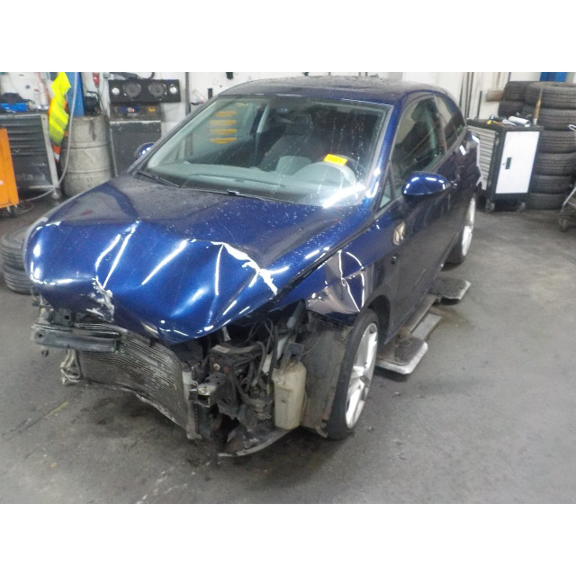 Koło kierownicy Seat Ibiza IV SC (6J1) (2008 - 2015) Hatchback 3-drs 1.4 16V (BXW)
