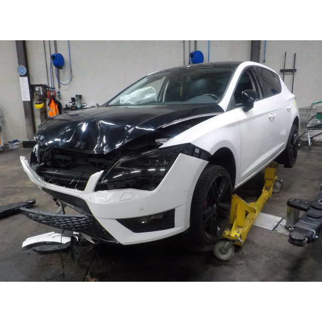 Belka zderzaka tylnego Seat Leon (5FB) (2014 - teraz) Hatchback 5-drs 1.4 TSI ACT 16V (CZEA)