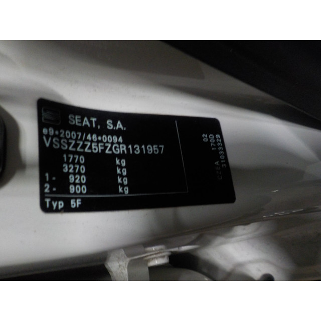 Piasta przednia lewa Seat Leon (5FB) (2014 - teraz) Hatchback 5-drs 1.4 TSI ACT 16V (CZEA)