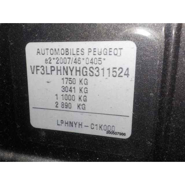 Klapka wlewu paliwa Peugeot 308 (L3/L8/LB/LH/LP) (2013 - 2021) Hatchback 5-drs 1.2 12V e-THP PureTech 130 (EB2DTS(HNY))