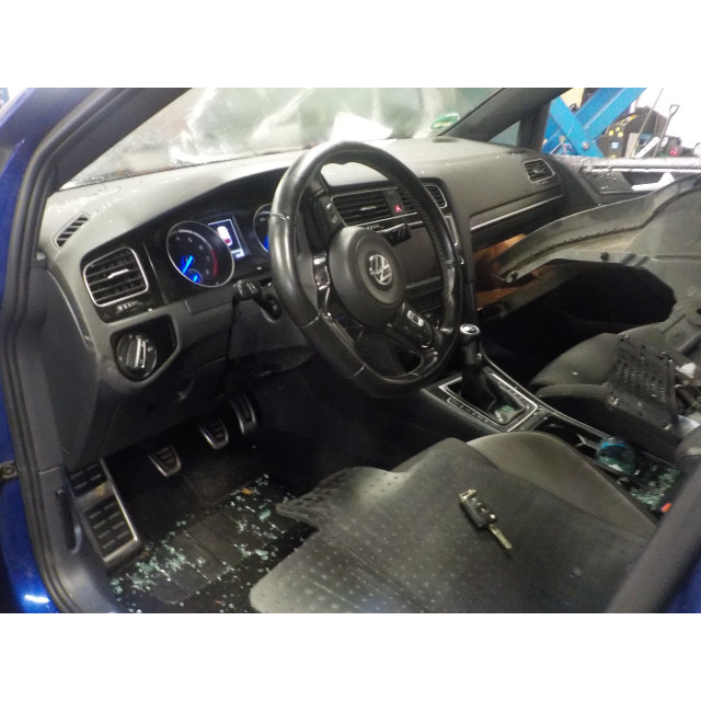 Belka zderzaka tylnego Volkswagen Golf VII (AUA) (2013 - 2020) Hatchback 2.0 R-line 4Motion 16V (CJXC)