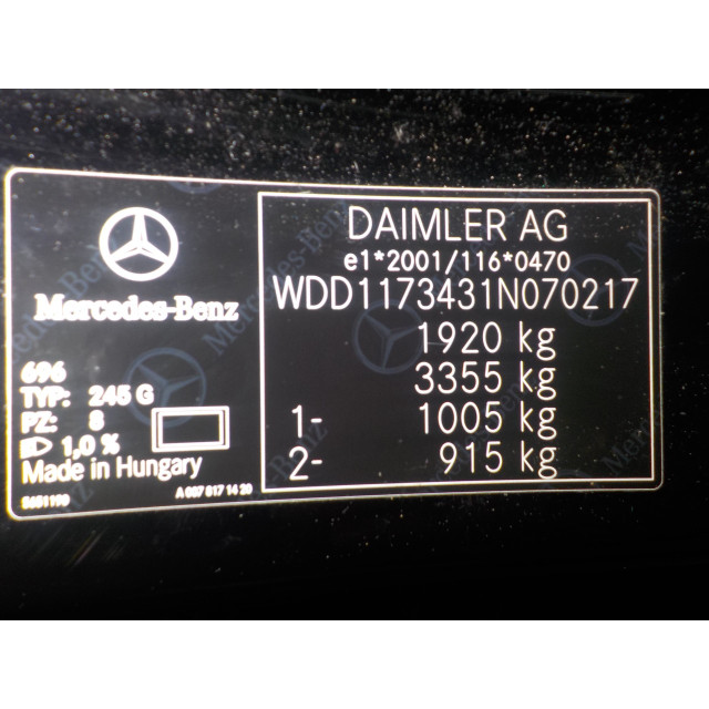 Schowek Mercedes-Benz CLA (117.3) (2013 - 2019) Sedan 1.6 CLA-200 16V (M270.910)