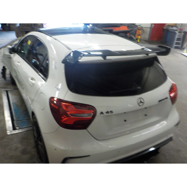 Oświetlenie wnętrza Mercedes-Benz A (W176) (2015 - 2018) A-Klasse AMG (W176) Hatchback 2.0 A-45 AMG Turbo 16V 4-Matic (M133.980)