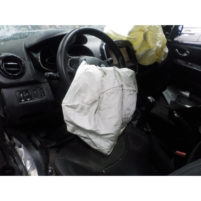 Pompa układu klimatyzacji Renault Clio IV (5R) (2012 - teraz) Hatchback 5-drs 0.9 Energy TCE 90 12V (H4B-408(H4B-B4))