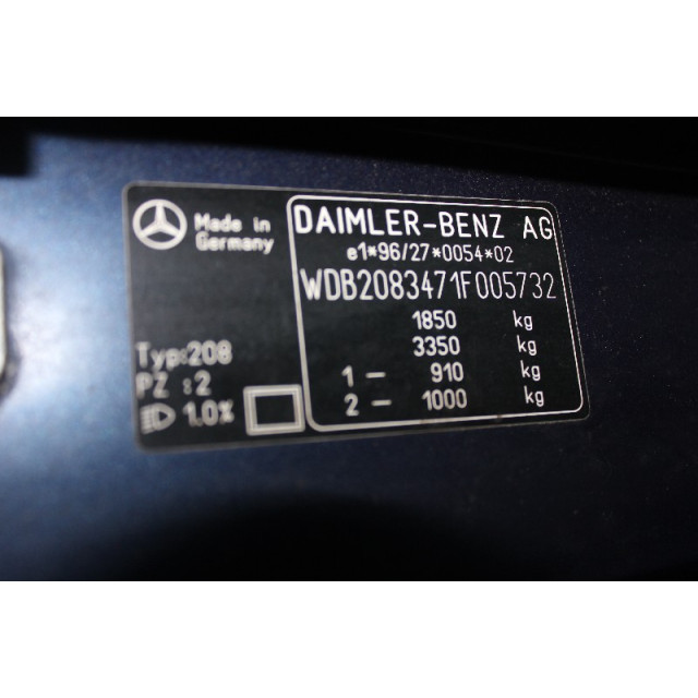 Światło tylne w klapie tylnej z prawej Mercedes-Benz CLK (W208) (1997 - 2000) Coupé 2.3 230K 16V (M111.975)