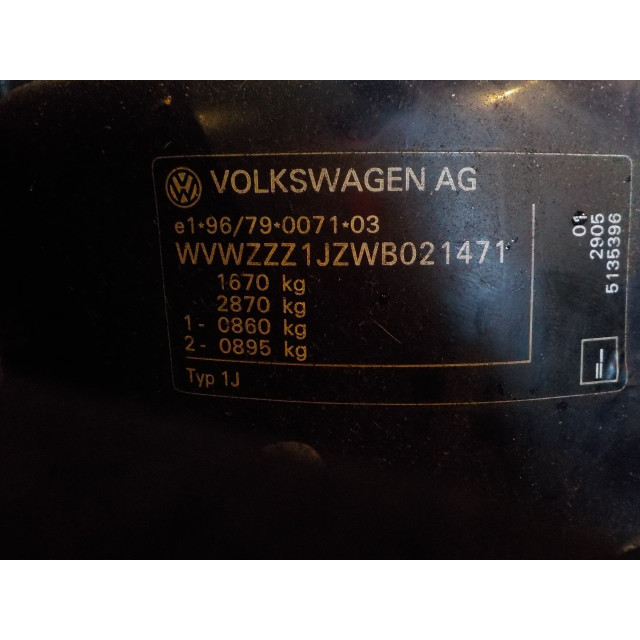 Silnik pompy wspomagania układu kierowniczego Volkswagen Golf IV (1J1) (1997 - 2004) Hatchback 1.6 (AKL)