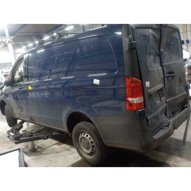 Skrzynka bezpieczników Mercedes-Benz Vito (447.6) (2014 - teraz) Van 1.6 111 CDI 16V (OM622.951(R9M-503))
