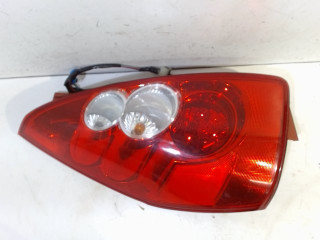 Lewe tylne światło na zewnątrz Mazda 5 (CR19) (2005 - 2010) MPV 1.8i 16V (L823)