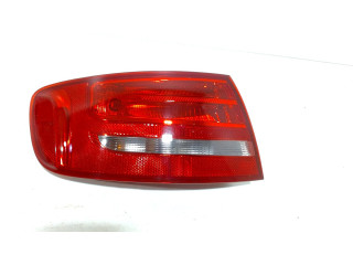 Lewe tylne światło na zewnątrz Audi A4 Avant (B8) (2008 - 2012) A4 Avant Quattro Combi 3.0 TDI V6 24V (CAPA)