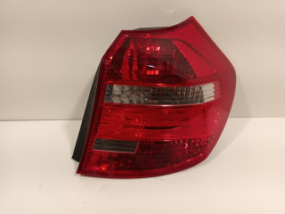 Światło tylne nadwozia z prawej BMW 1 serie (E81) (2007 - 2011) Hatchback 3-drs 116i 1.6 16V (N43-B16A)