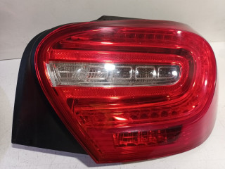 Światło tylne nadwozia z prawej Mercedes-Benz A (W176) (2012 - 2018) Hatchback 1.6 A-180 16V (M270.910)