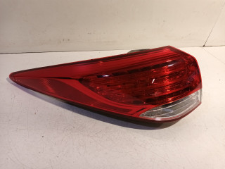 Lewe tylne światło na zewnątrz Hyundai i40 CW (VFC) (2011 - teraz) Combi 1.6 GDI 16V (G4FD)